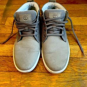 Mens Timberland boots for city walking in grey.